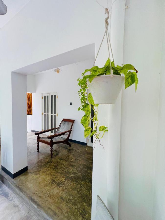 Mahagedara Dickwella Hotel Екстериор снимка