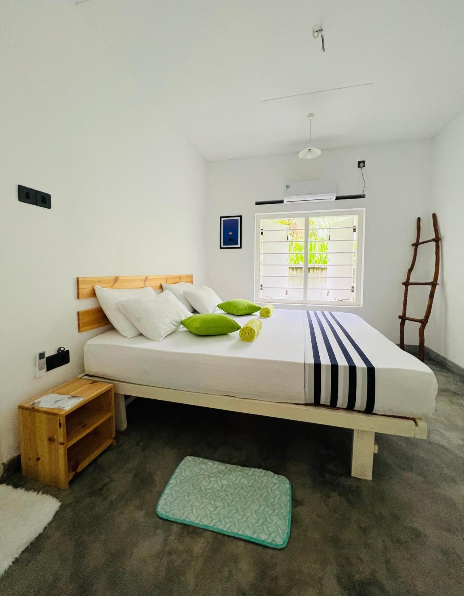 Mahagedara Dickwella Hotel Екстериор снимка