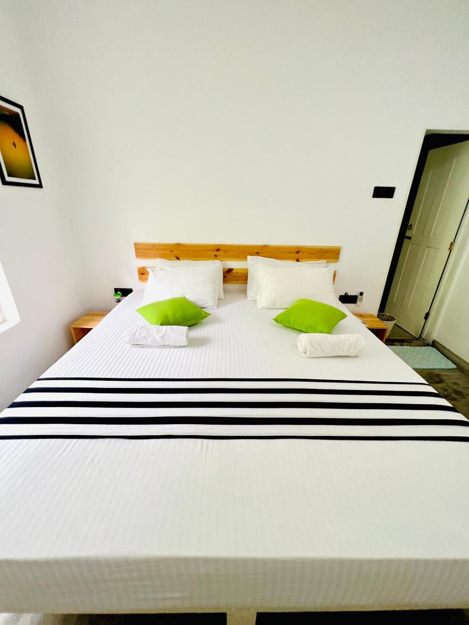 Mahagedara Dickwella Hotel Екстериор снимка